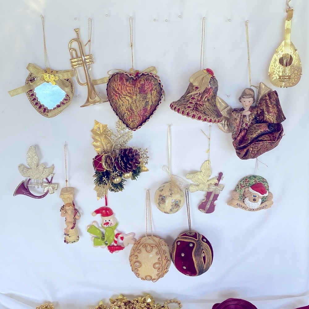 Gently Used Set Of 22 Rare Vintage 1993 Victorian Style Christmas Tree Ornament